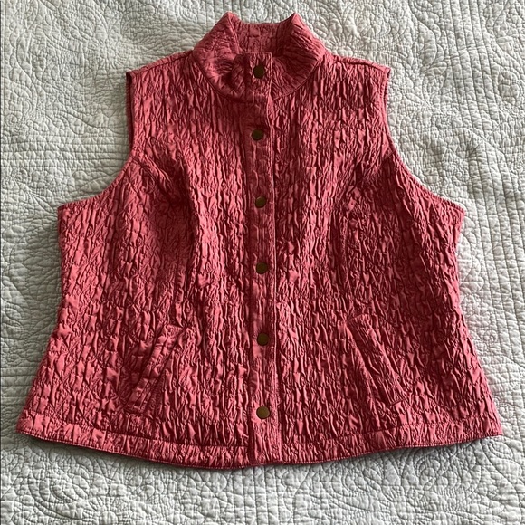 Quilted Pink Vest with High Collar - Picture 1 of 5
